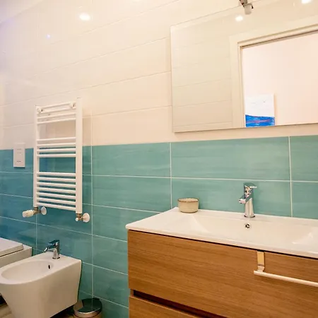 Leone Toledo Oda ve Kahvaltı 4*