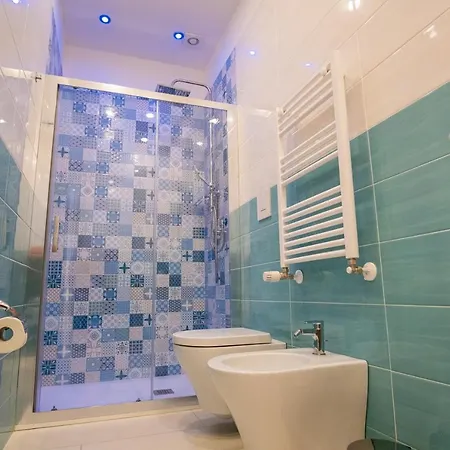 Leone Suites Toledo Bed & Breakfast